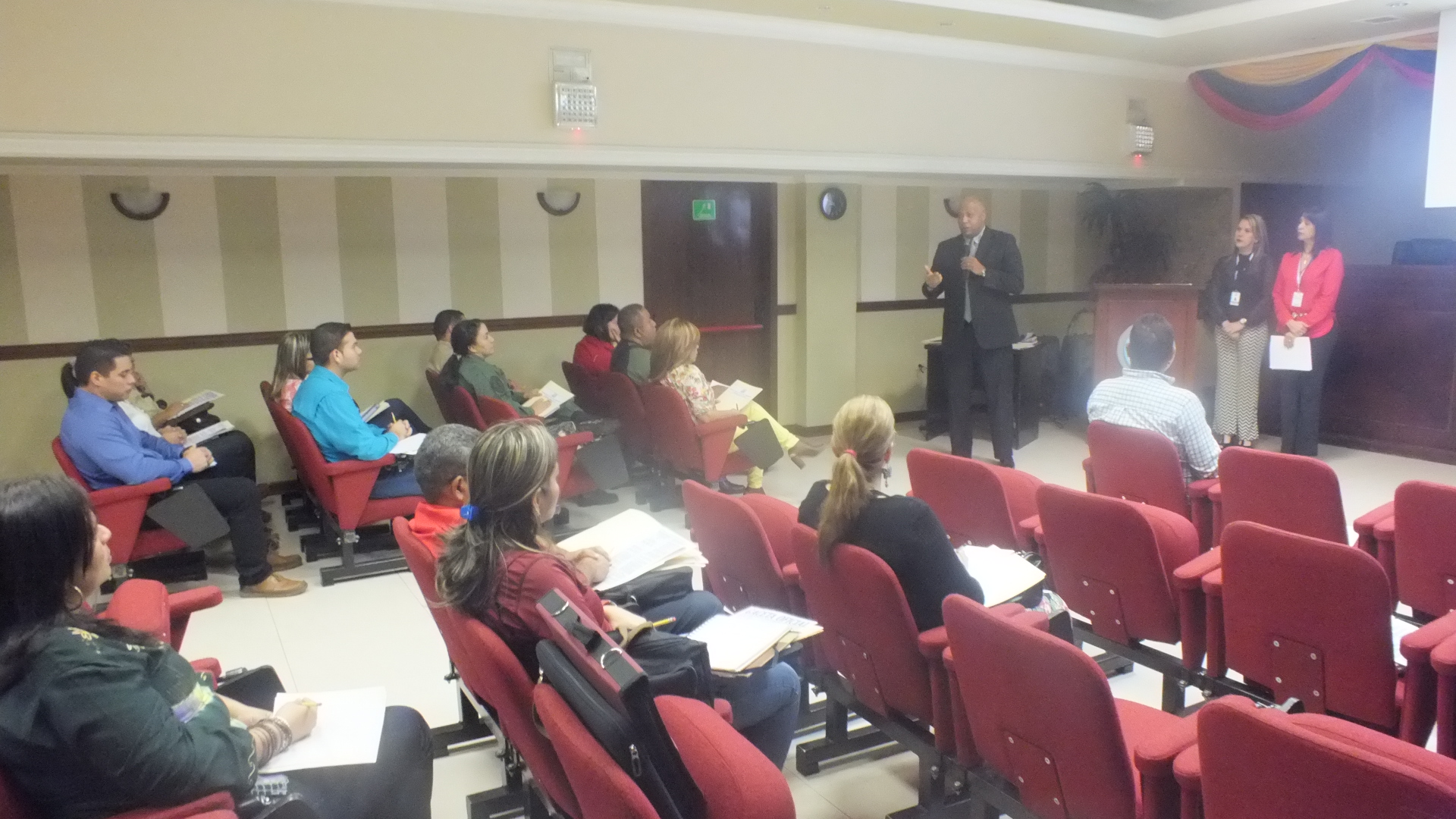 Contraloría de Monagas sostuvo conversatorio sobre las «Normas para la Formación, Participación, Rendición, Examen y Calificación de las Cuentas de los Órganos del Poder Público