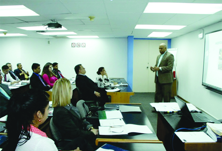 Contralor de Monagas dictó taller sobre Auditoría de Estado a funcionarios de la CGR