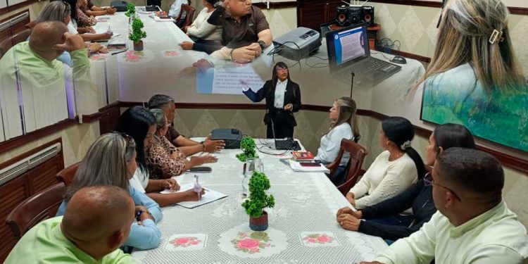 Contraloría de Monagas capacita a servidores de Gasmaca sobre los procedimientos de trabajo de las OAC