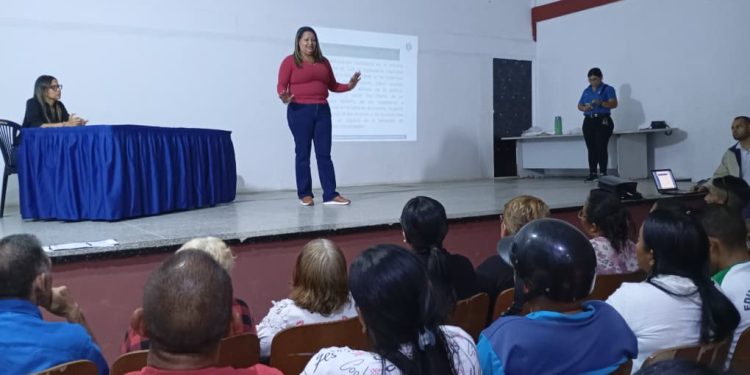 Contralorías capacitan a voceros comunales del municipio Libertador