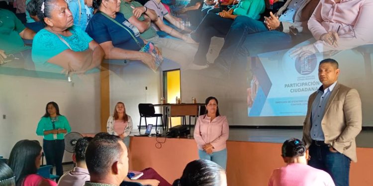 Voceros y voceras comunales del municipio Santa Bárbara fueron capacitados en jornada de fortalecimiento del Poder Popular